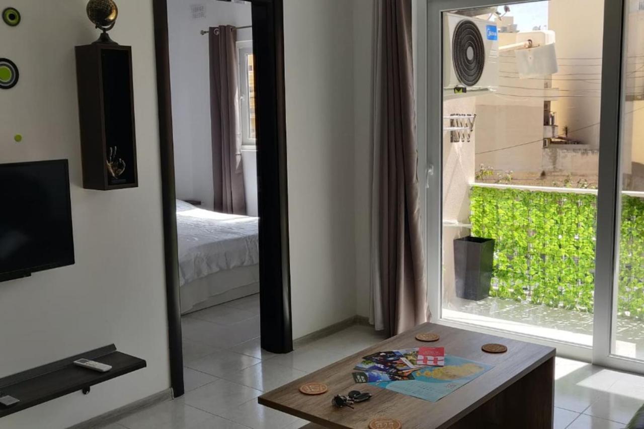 Apartment Sunny Day Flat